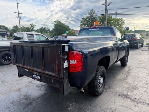 Used 2008 Chevrolet Silverado 2500 W/T w/ Snow Plow Prep Package AWD/4WD image 3