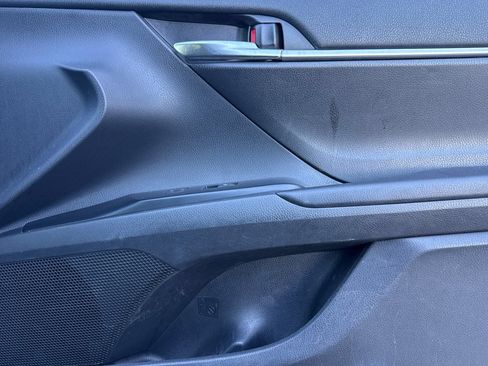 Used 2020 Toyota Camry SE w/ Blackout Package FWD image 20