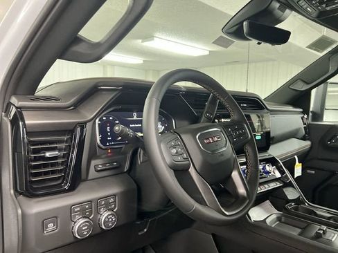 New 2026 GMC Sierra 2500 AT4 w/ AT4 Premium Plus Package AWD/4WD image 10