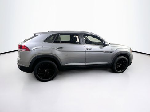 Used 2022 Volkswagen Atlas Cross Sport SE image 4