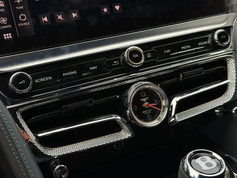 Used 2023 Bentley Flying Spur W12 image 27