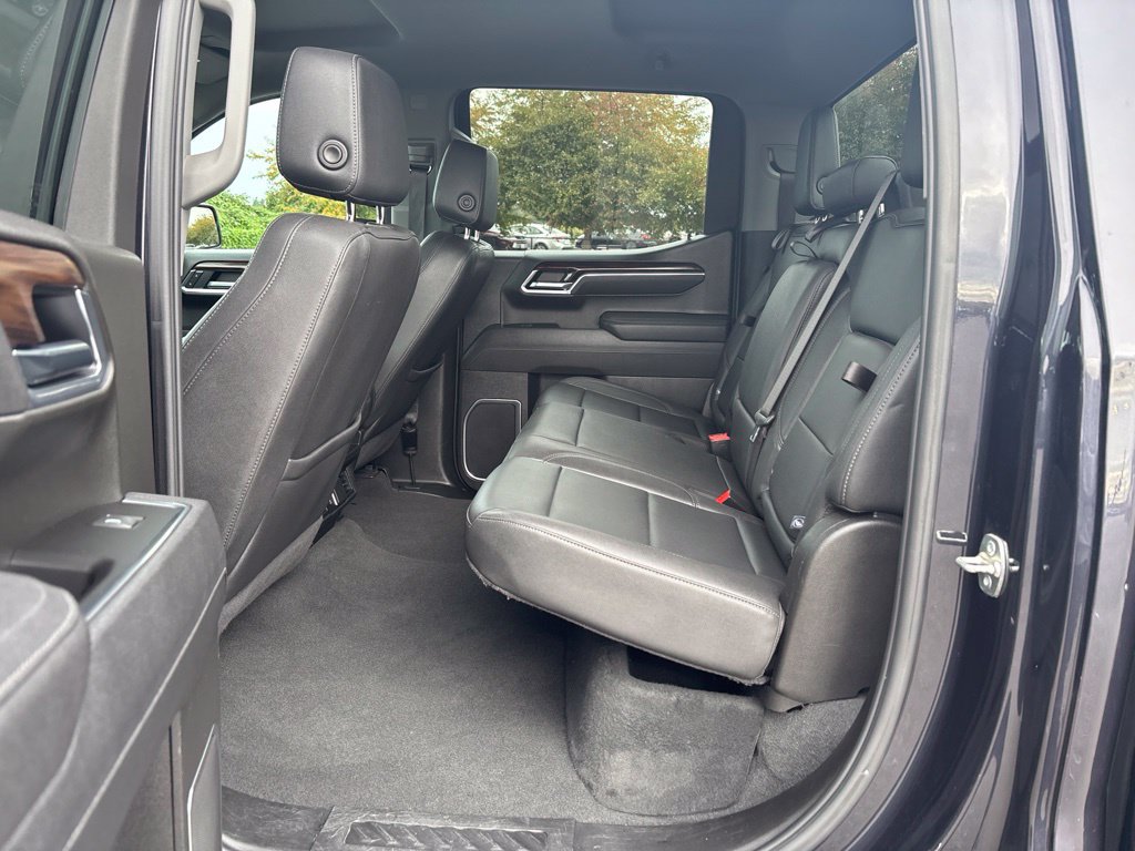 Used 2025 GMC Sierra 1500 SLT AWD/4WD image 9