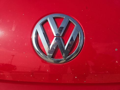 Used 2016 Volkswagen Beetle 1.8T SE FWD image 11