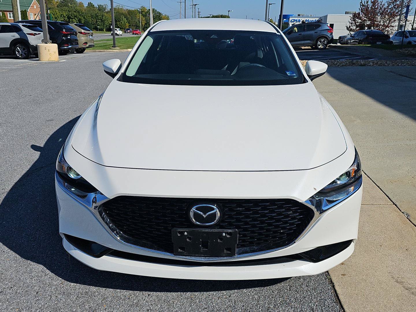 Used 2019 MAZDA MAZDA3 Sedan w/ Preferred Package FWD image 2