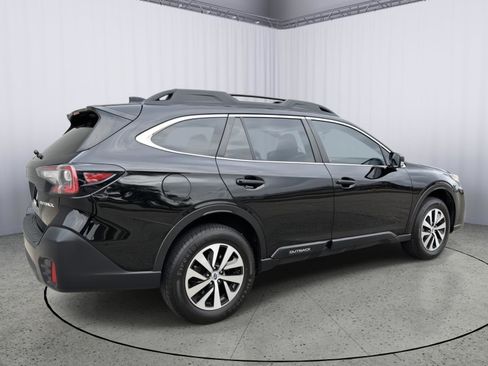 Used 2020 Subaru Outback image 6