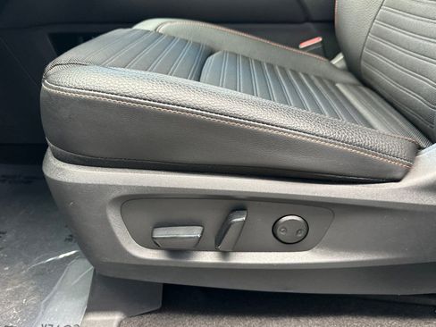 Used 2025 Nissan Pathfinder Rock Creek AWD/4WD image 14