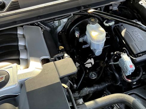 Used 2018 Cadillac Escalade Luxury image 31