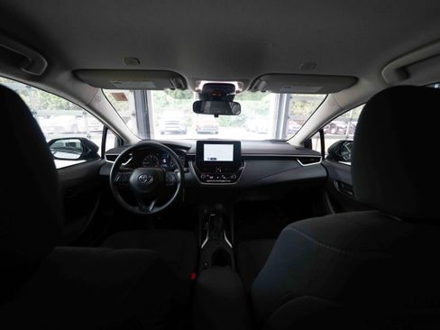 Used 2025 Toyota Corolla LE FWD image 19
