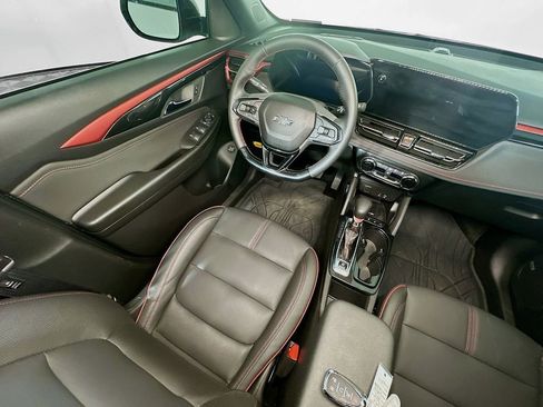 Used 2025 Chevrolet TrailBlazer RS w/ Convenience Package image 9