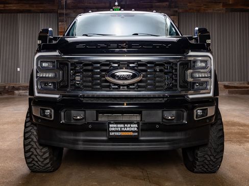 Used 2024 Ford F450 Platinum w/ FX4 Off-Road Package image 2