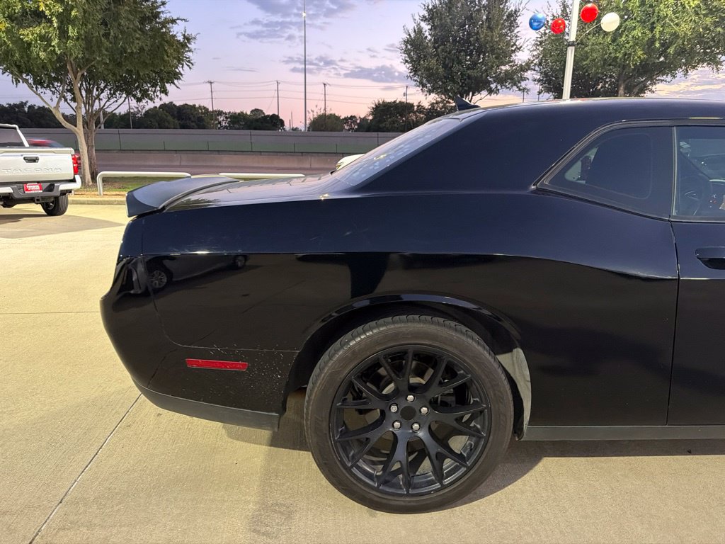 Used 2016 Dodge Challenger SXT w/ Blacktop Package RWD image 8