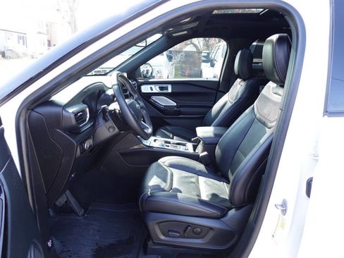 Used 2023 Ford Explorer ST w/ Equipment Group 401A AWD/4WD image 18