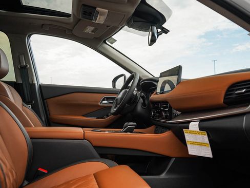 New 2026 Nissan Rogue Platinum w/ Platinum Premium Package image 11