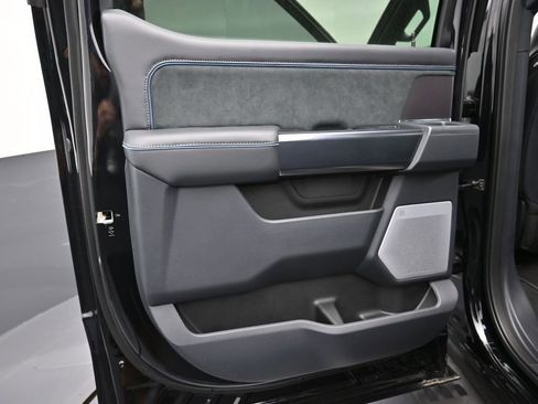 New 2026 Ford F250 Platinum w/ Tremor Off-Road Package image 7