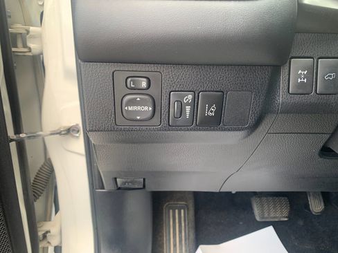 Used 2017 Toyota RAV4 SE w/ Power Extra Value Package AWD/4WD image 33