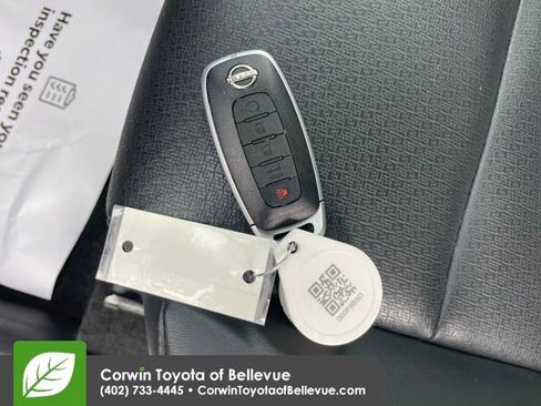 Used 2023 Nissan Rogue SV w/ SV Premium B Package image 28