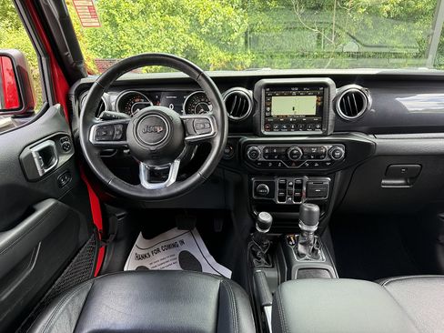 Used 2022 Jeep Wrangler Unlimited Sahara AWD/4WD image 11