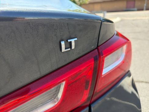 Used 2018 Chevrolet Malibu LT FWD image 17