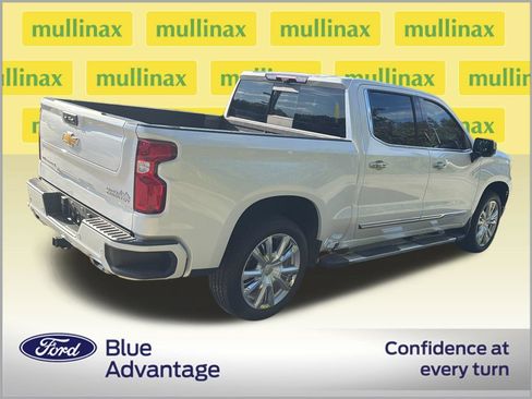 Used 2024 Chevrolet Silverado 1500 High Country w/ High Country Premium Package AWD/4WD image 4