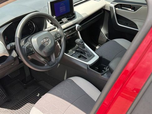 Used 2025 Toyota RAV4 XLE w/ Convenience Package FWD image 4