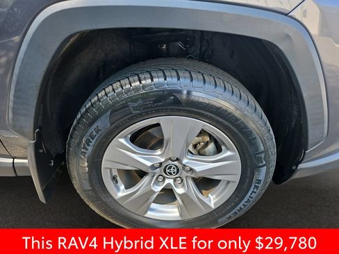 Used 2022 Toyota RAV4 XLE AWD/4WD image 41