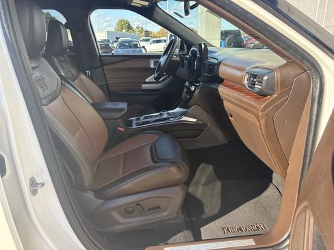 Used 2024 Ford Explorer King Ranch w/ Technology Package image 9