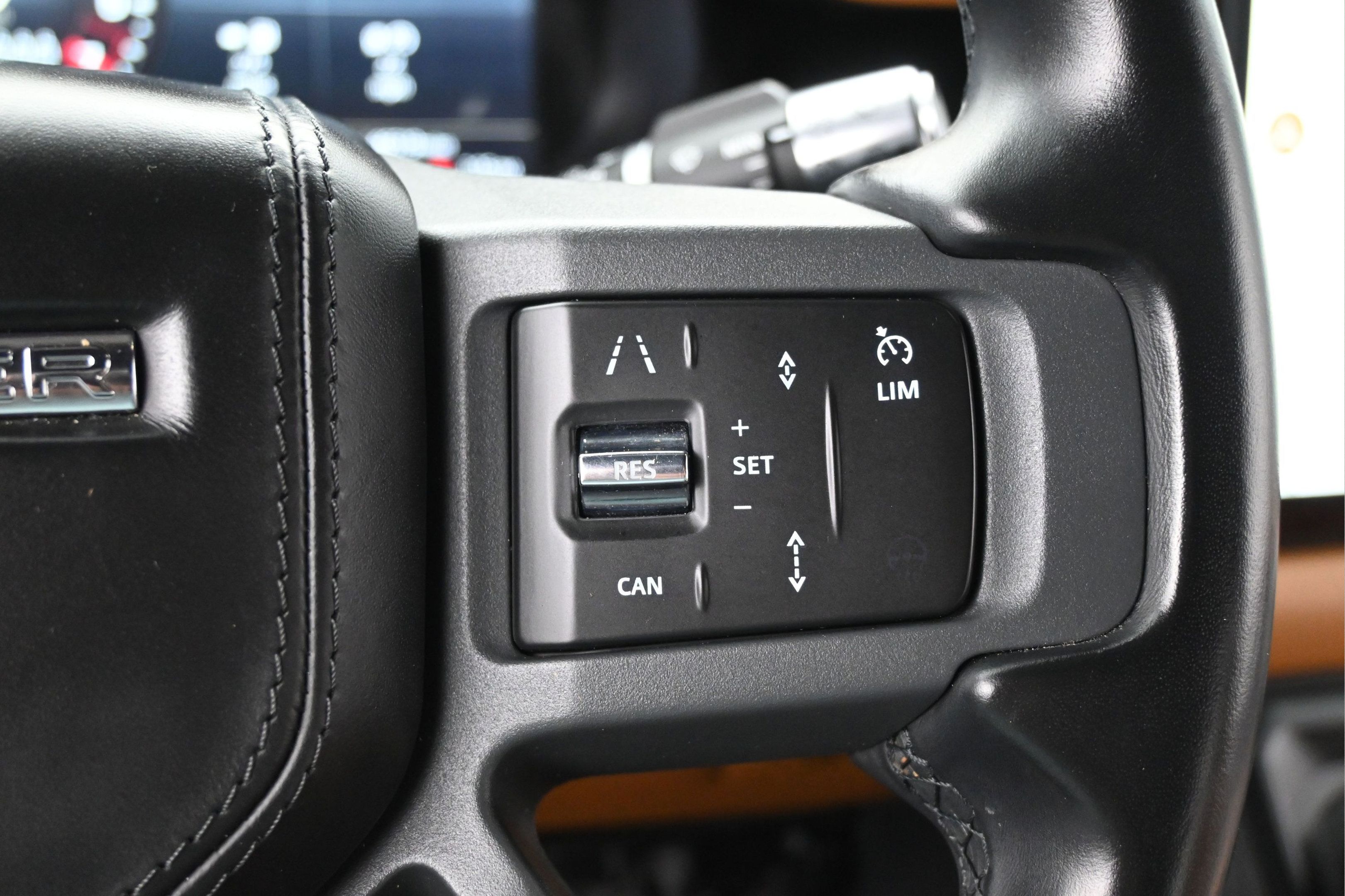 Used 2022 Land Rover Defender 110 X AWD/4WD image 15