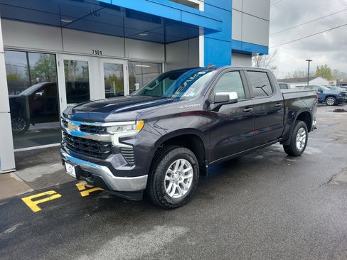 Used 2022 Chevrolet Silverado 1500 LT image 2