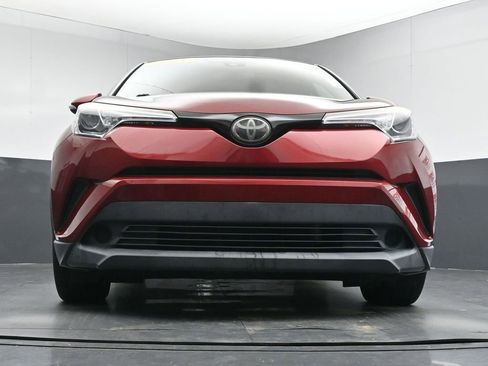 Used 2018 Toyota C-HR XLE FWD image 34