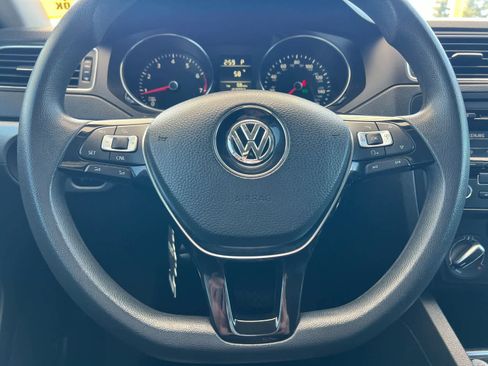 Used 2015 Volkswagen Jetta SE image 22
