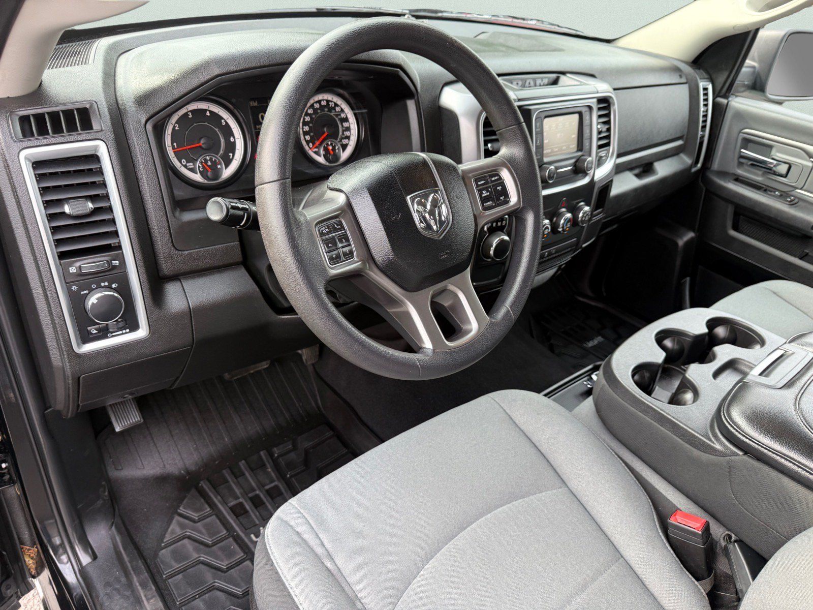 Used 2021 RAM 1500 Classic SLT RWD image 13