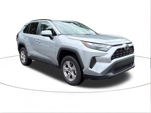Used 2024 Toyota RAV4 XLE w/ Convenience Package FWD image 1