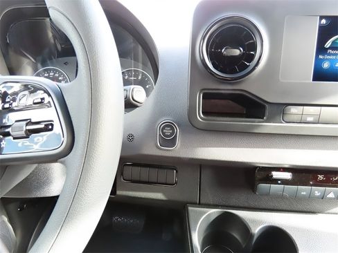 Used 2024 Mercedes-Benz Sprinter 3500 image 42