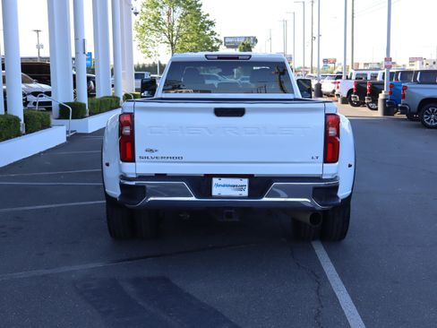 Used 2024 Chevrolet Silverado 3500 LT AWD/4WD image 10