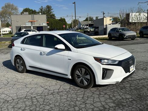 Used 2019 Hyundai Ioniq Limited FWD image 2