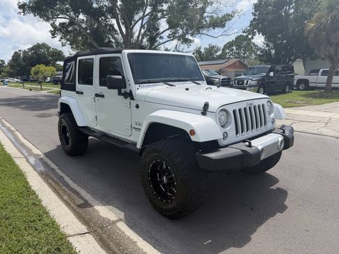 Used 2017 Jeep Wrangler Unlimited Sahara w/ Max Tow Package AWD/4WD image 2