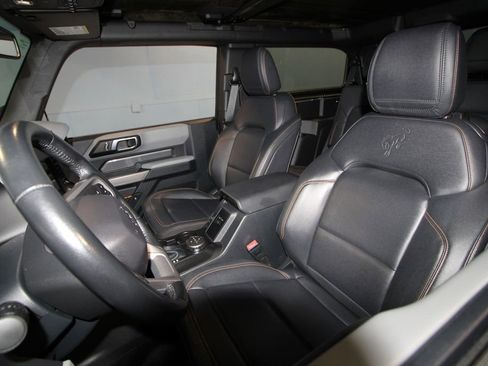 Used 2023 Ford Bronco Badlands image 4