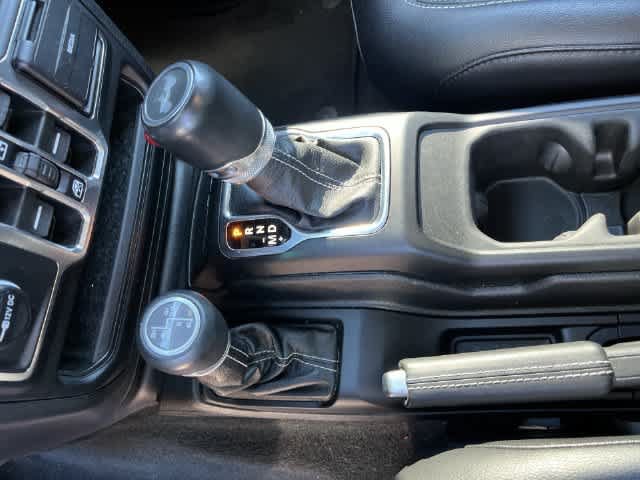Used 2023 Jeep Wrangler Unlimited Sahara AWD/4WD image 30