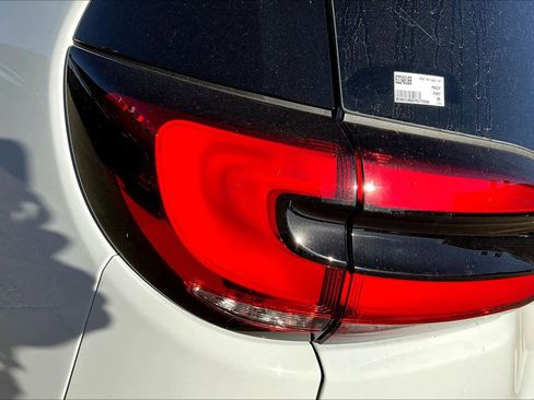 New 2026 Chrysler Pacifica Select image 15