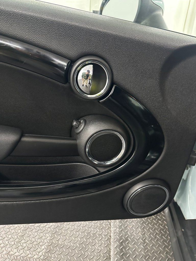 Used 2014 MINI Cooper Convertible FWD image 9