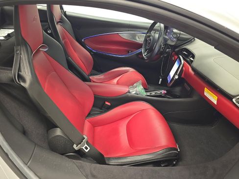 Used 2023 McLaren Artura RWD image 7