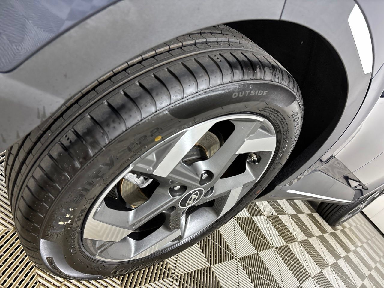 Used 2023 Hyundai Venue Limited FWD image 33
