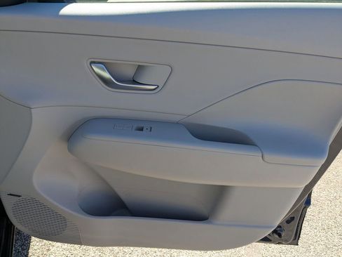 Used 2024 Hyundai Kona Limited image 39