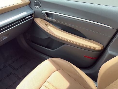 Certified 2025 Hyundai Sonata Limited FWD image 13