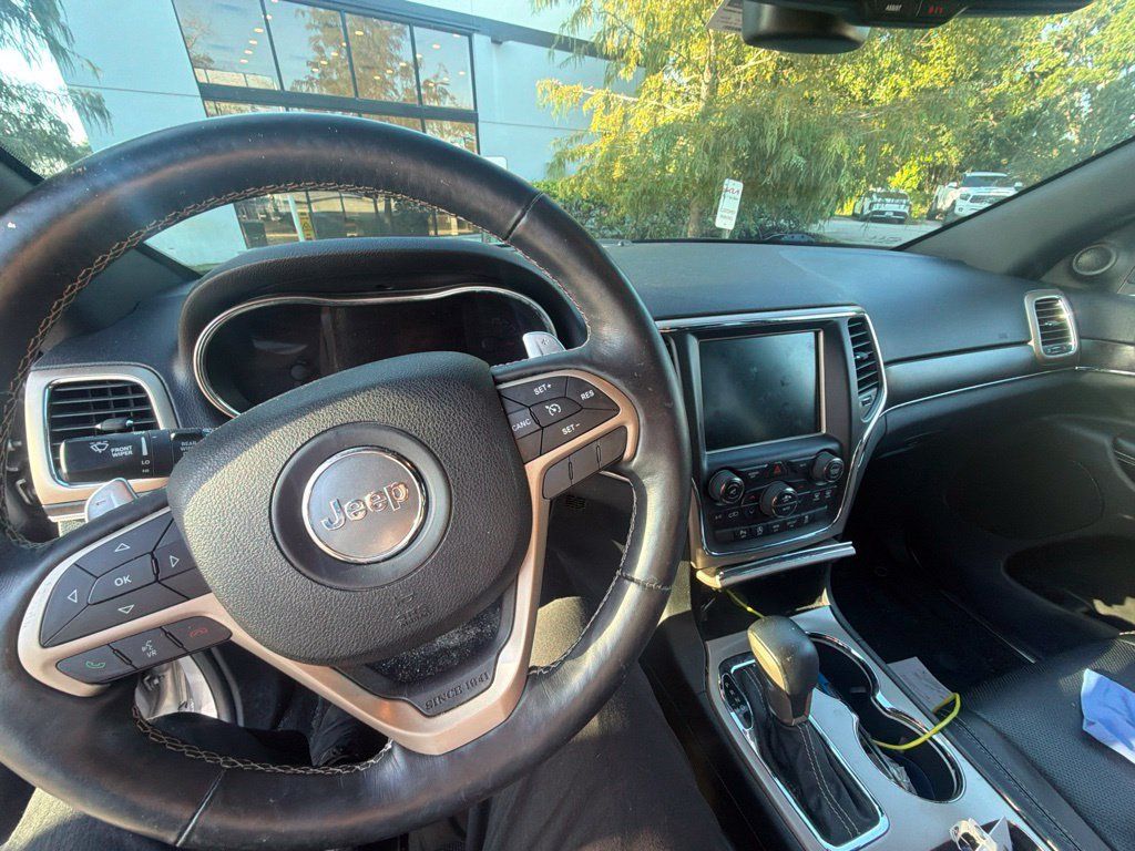 Used 2016 Jeep Grand Cherokee Limited w/ Luxury Group II RWD image 18