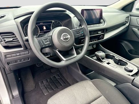 Used 2024 Nissan Rogue SV AWD/4WD image 9