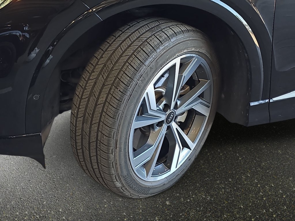 Used 2023 Audi Q4 e-tron Premium Plus AWD/4WD image 31