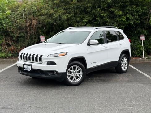 Used 2014 Jeep Cherokee Latitude AWD/4WD image 7