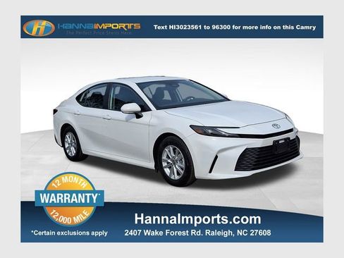 Used 2025 Toyota Camry LE image 1