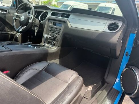 Used 2010 Ford Mustang Coupe RWD image 13